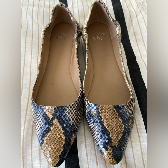 NWOT Multicolor Flats - Picture 2 of 5